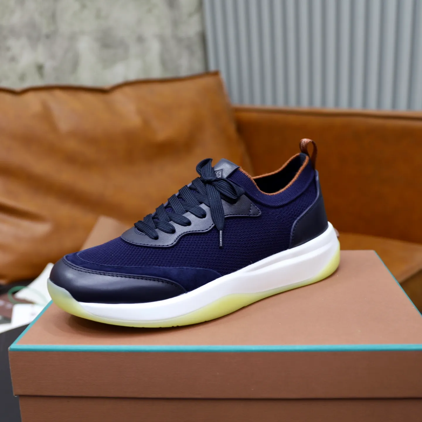 Factory price: 💰620 Loropiana LP men's shoes ♞size; 38-44 "45.46 customization" cowhide stitching and cowhide feet. It is really easy to wear, lazy, relaxed, casual, perfect comfort, and there are many color choices, and they all look good with clothes. Is it true that Loropiana can bring social value? “Loropiana is the best thing money can buy”